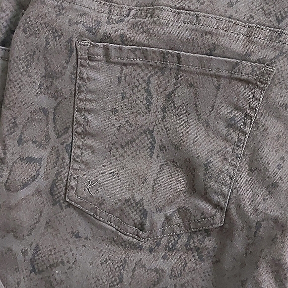 Kit From the Kloth Dayna Printed Skinny - Picture 2 of 6